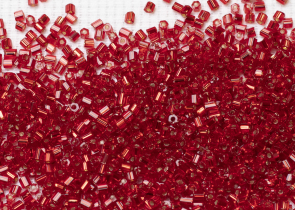 Бисер Чехия рубка 11/0 50г 97070 прозрачный красный с серебряным прокрасом